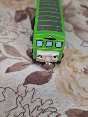 RETIRED DAISY THOMAS TANK RAILWAY TRAIN MAGNET VINTAGE GREEN PASSENGER